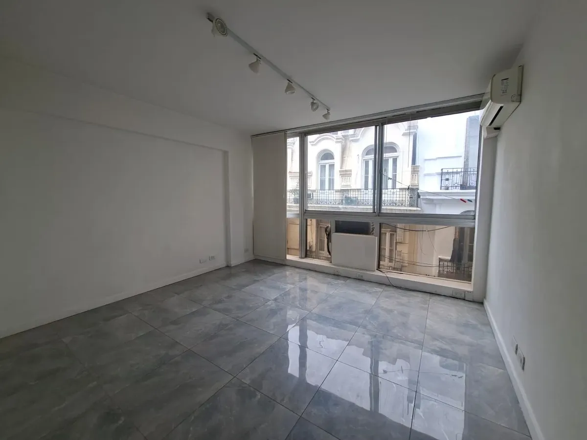 5th-floor east-facing studio