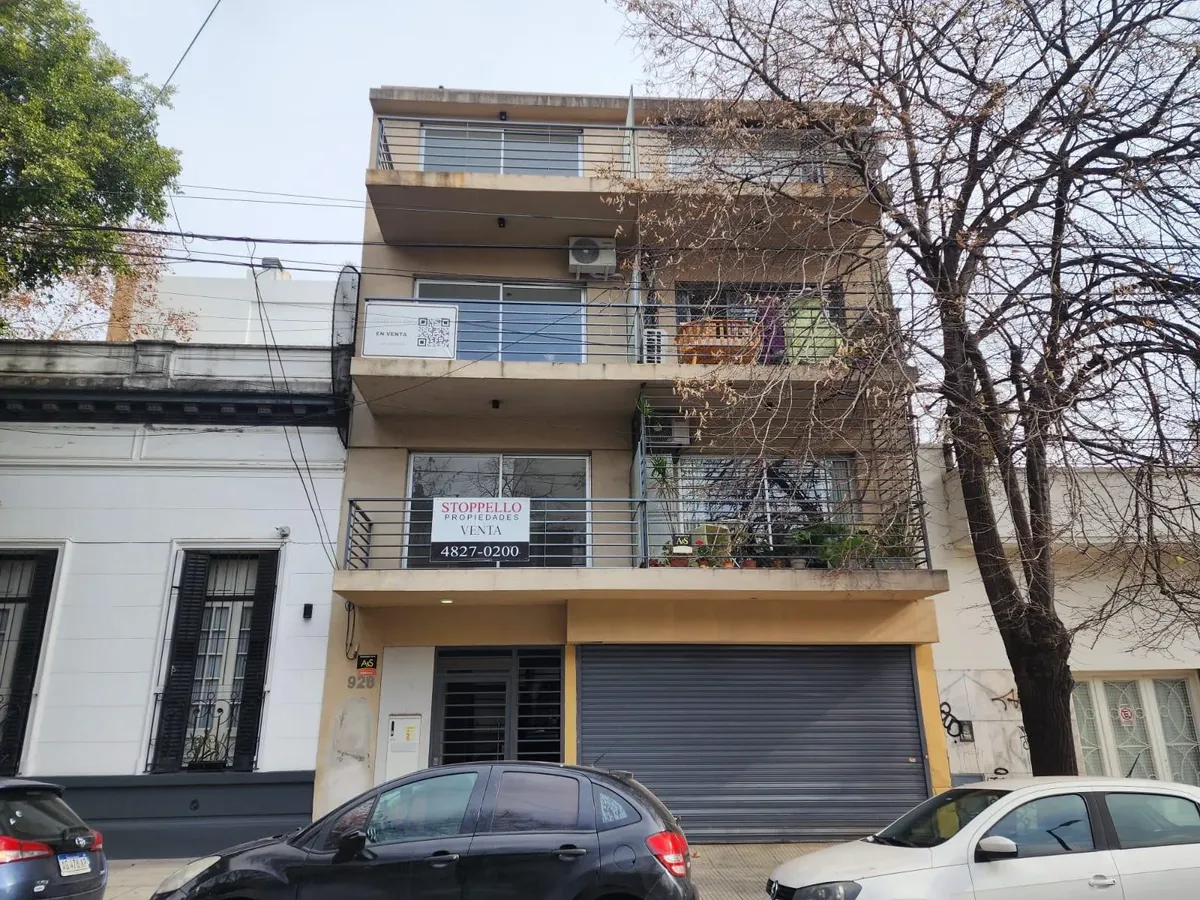 Monoambiente con balcón