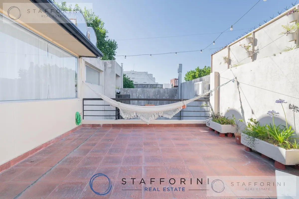 Duplex amoblado con terraza