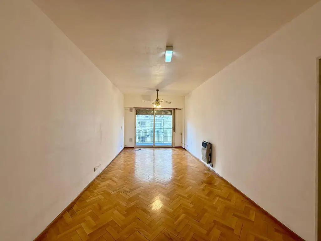 Departamento con balcón en Villa Urquiza