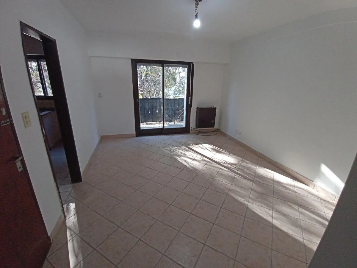 2-room apartment with front balcony