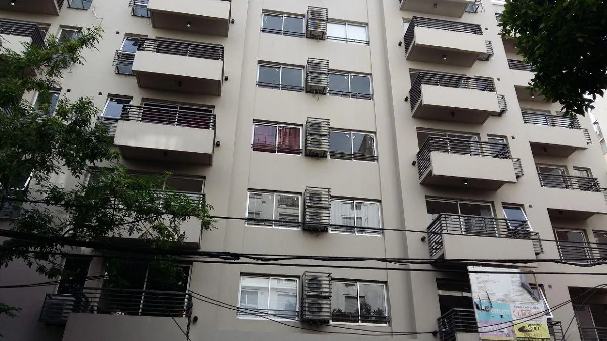 Monoambiente con balcón en Caballito