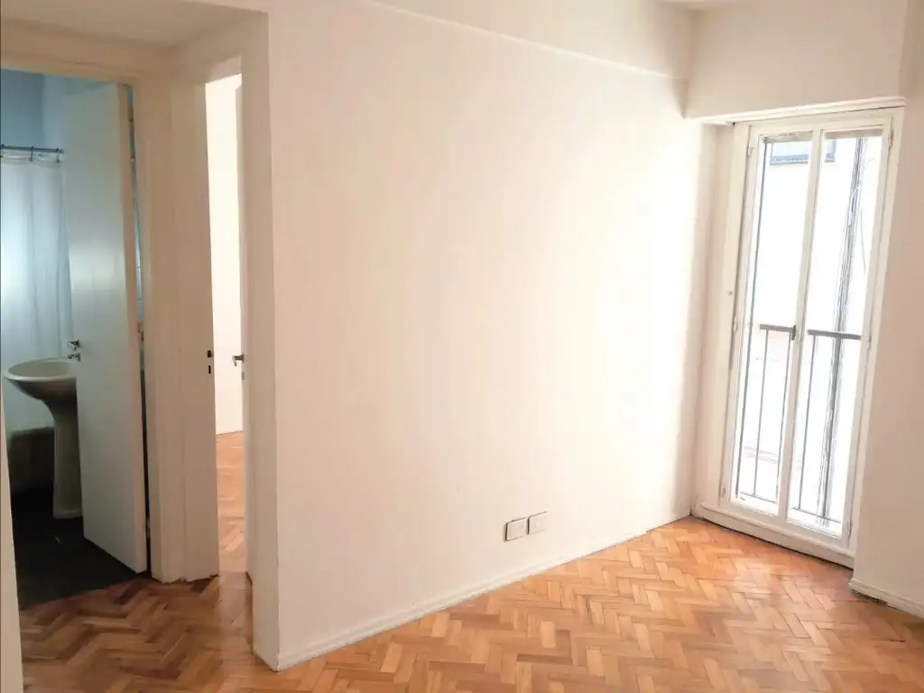 2 ambientes, piso alto y parquet
