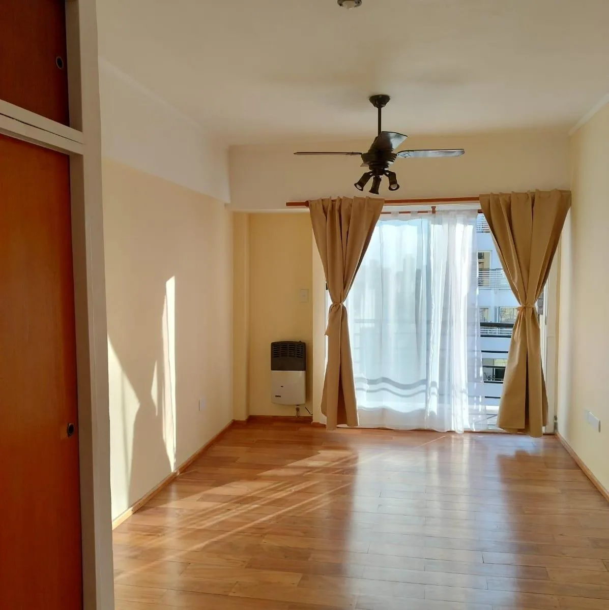 1 ambiente y medio con balcón