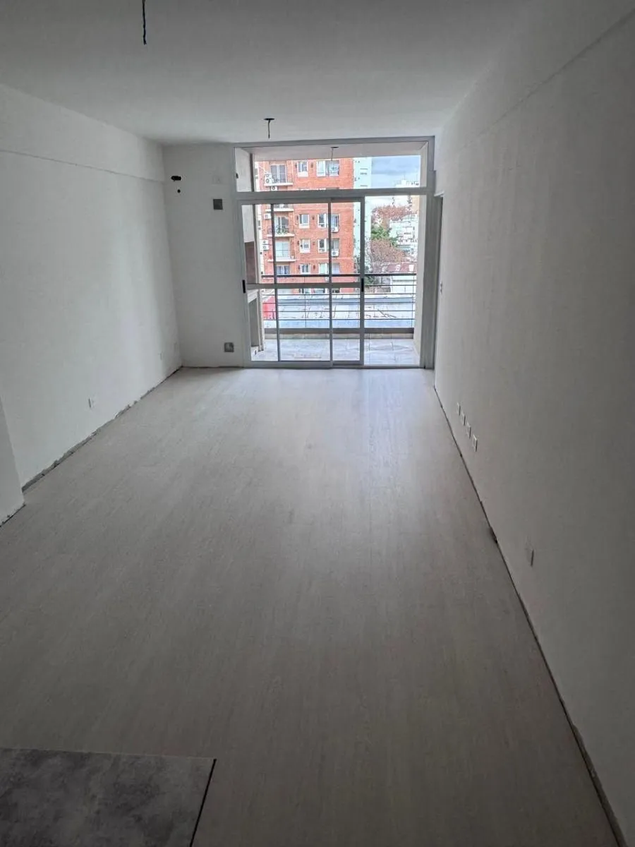Studio with balcony, courtyard-facing