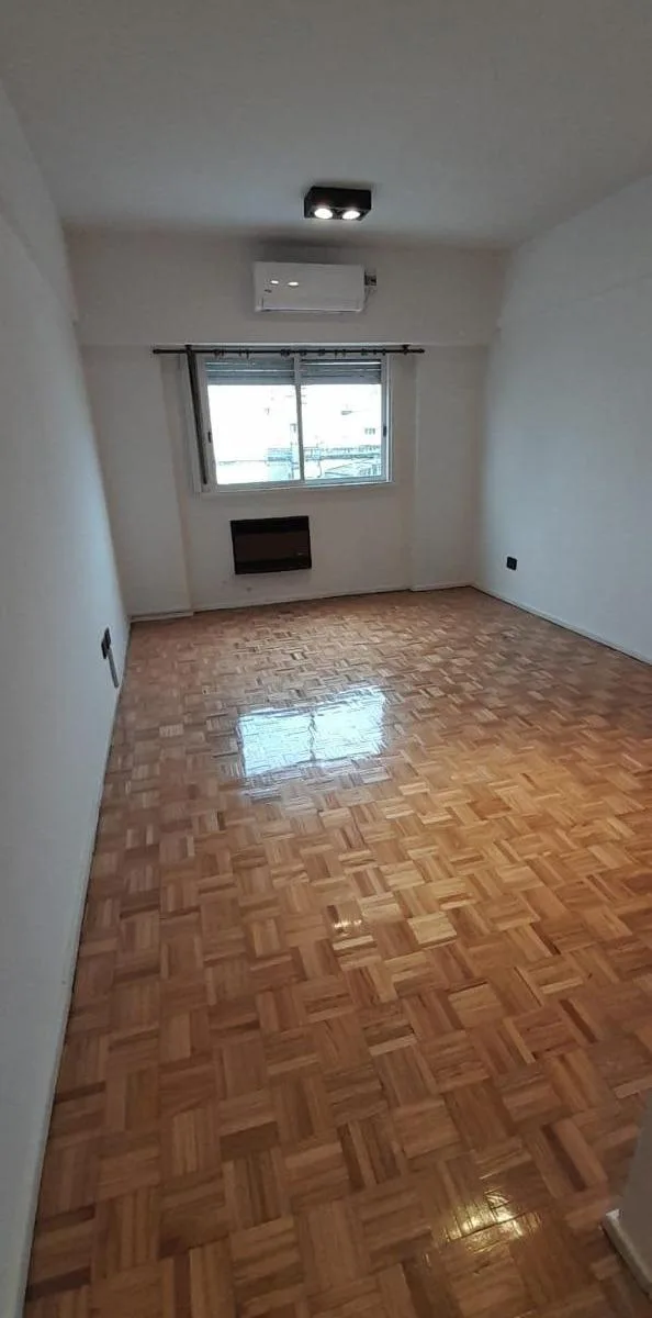 Listing: Studio, San Nicolás
