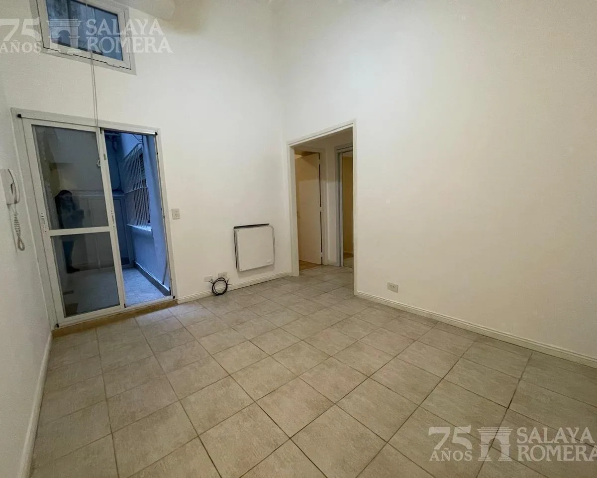 Ground floor with patio in Recoleta