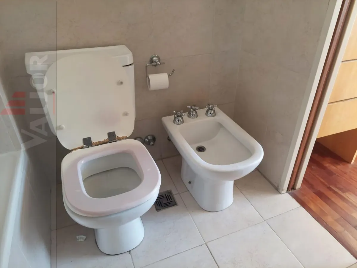Departamento 2 Ambientes Con Balcón Y Espacio Guardacoche Decubierto