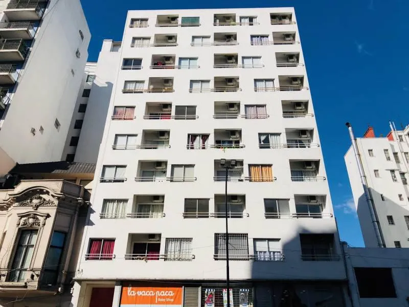 Monoambiente con balcón
