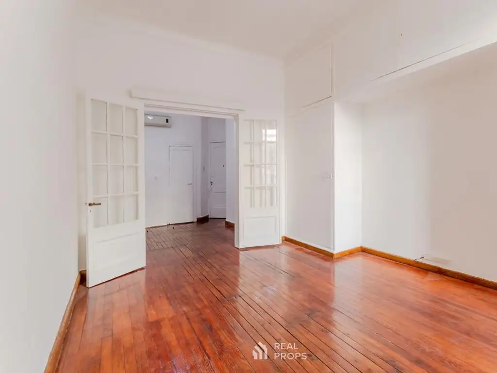 Departamento con techos altos