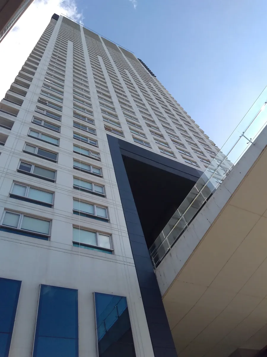 Apartamento mobiliado com varanda e hidromassagem