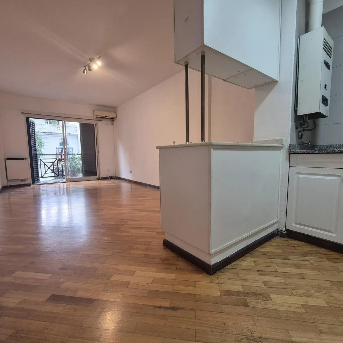 Studio with balcony in Belgrano
