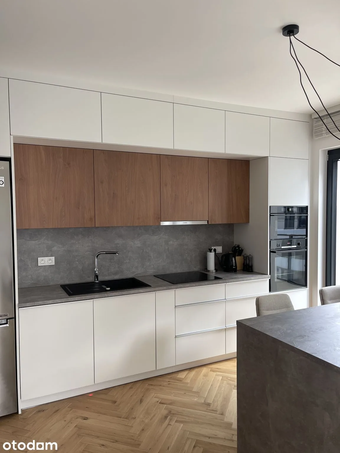3BR with balcony and parking