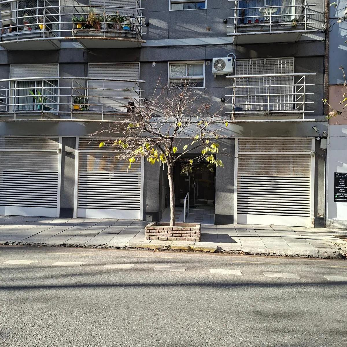 Monoambiente con balcón
