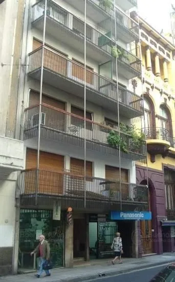 Monoambiente con balcón