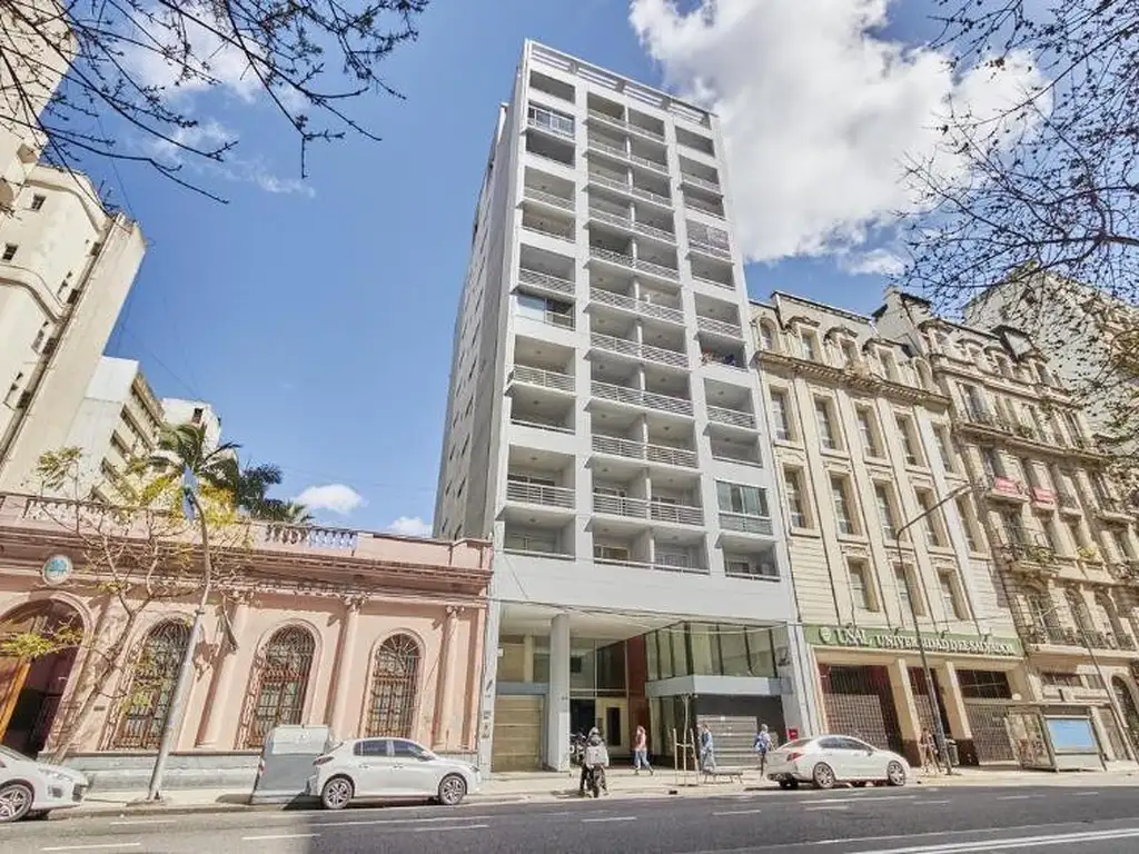 Monoambiente con balcón