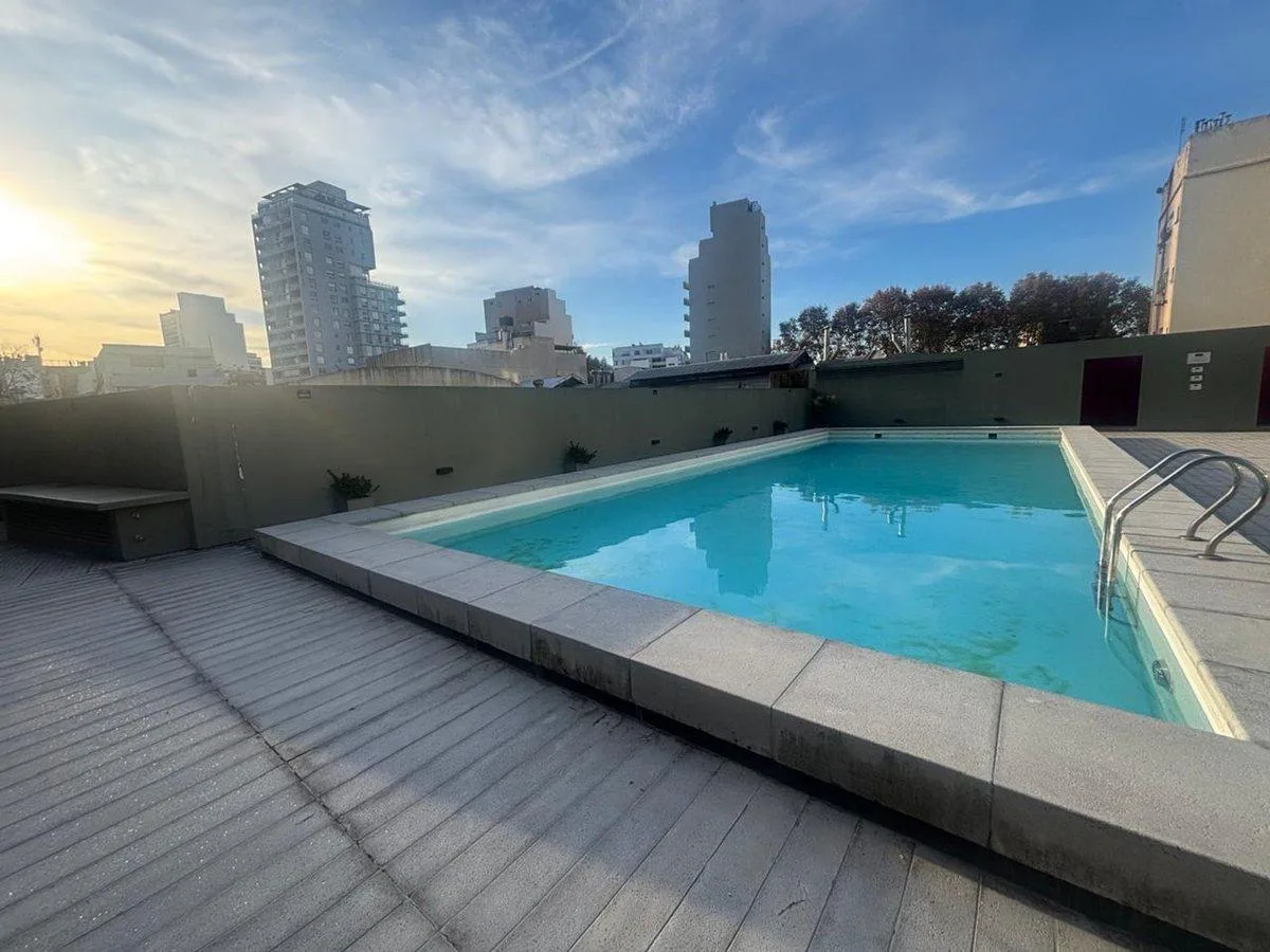 Monoambiente con balcón y amenities