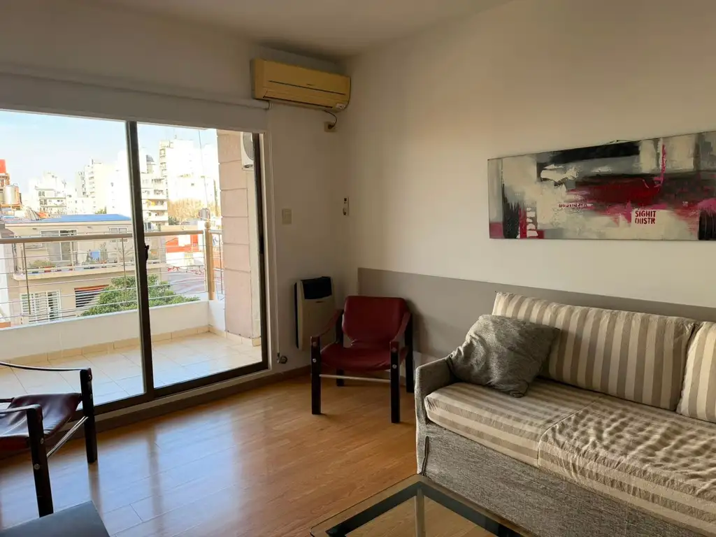 Departamento con balcón en San Cristóbal