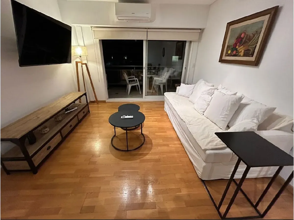 Departamento amoblado con balcón
