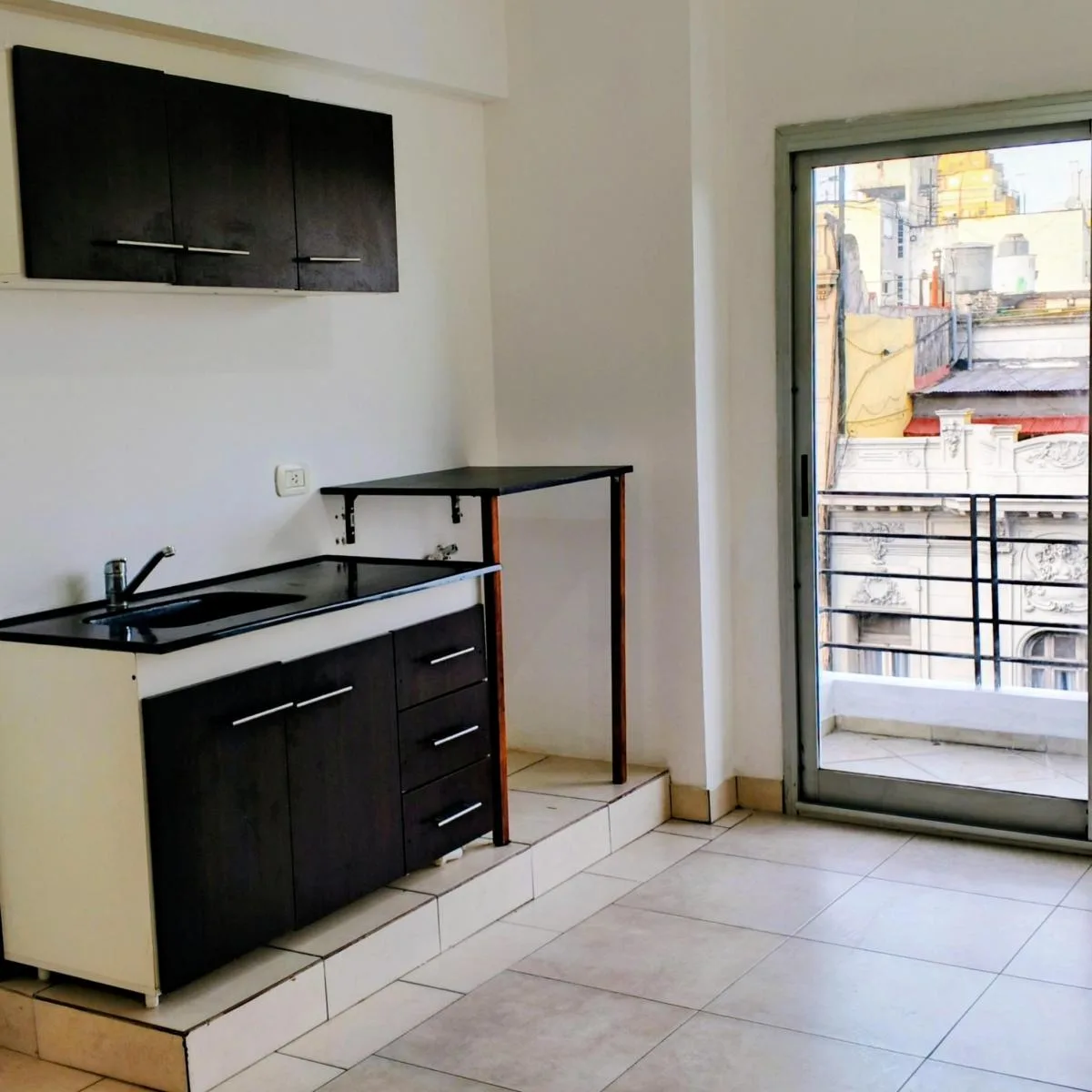 Monoambiente con balcón