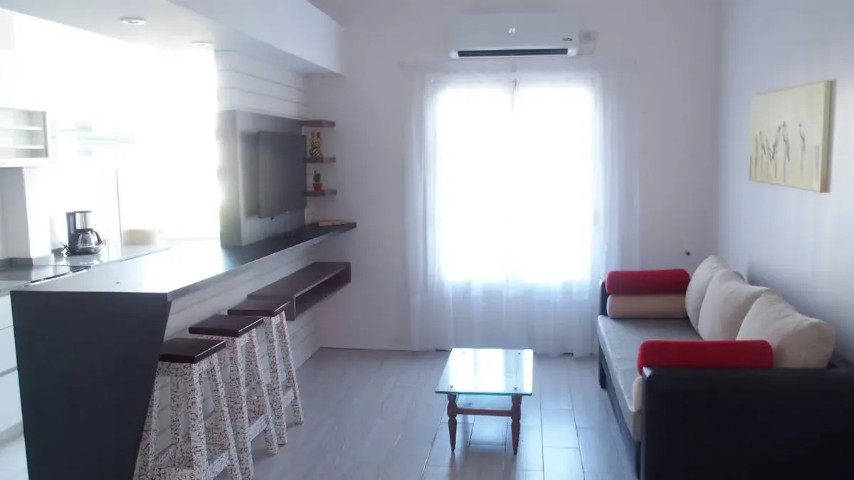 Departamento amoblado con balcón