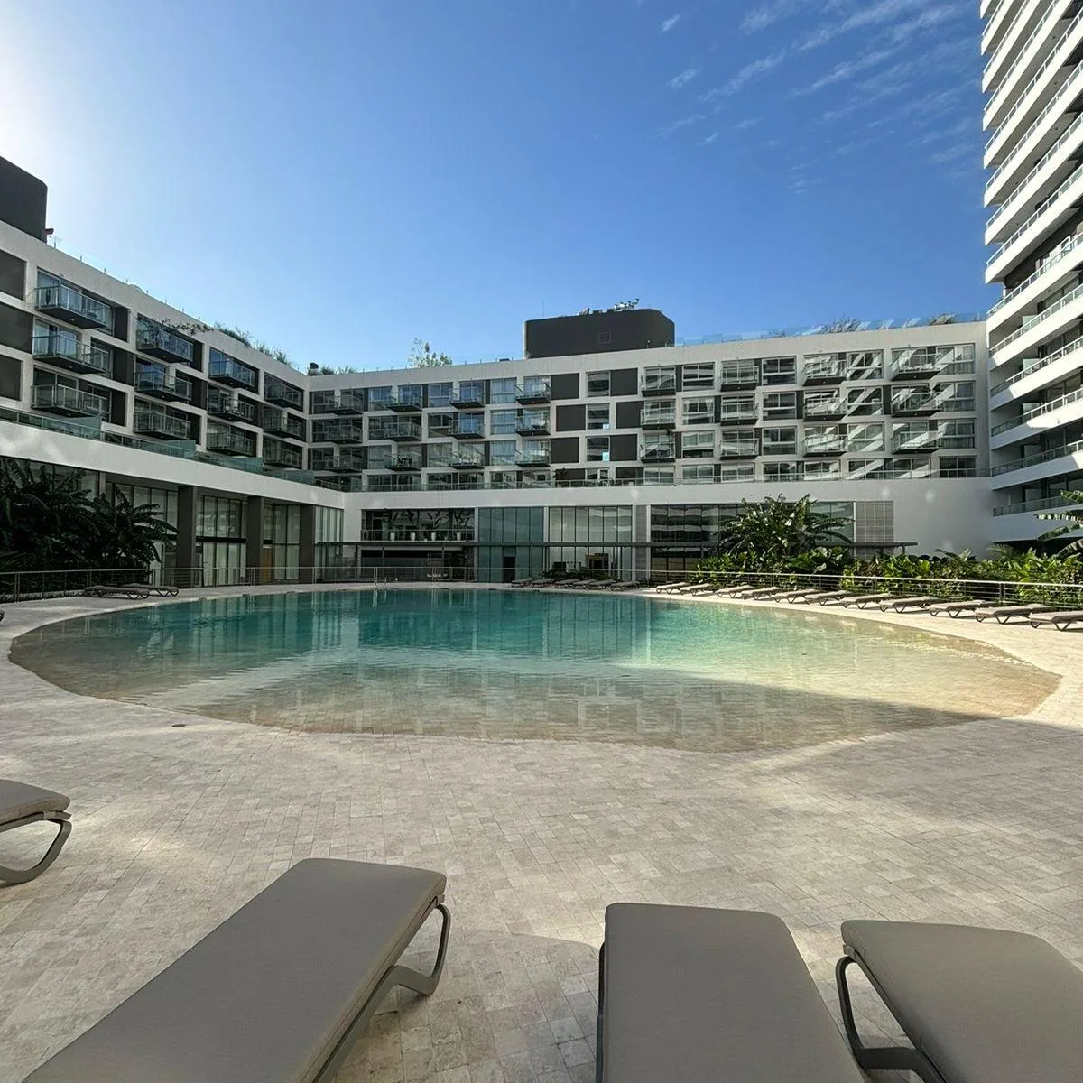 Alquiler 2 Ambientes Amueblado con Cochera Full Amenities Torre Concepción
