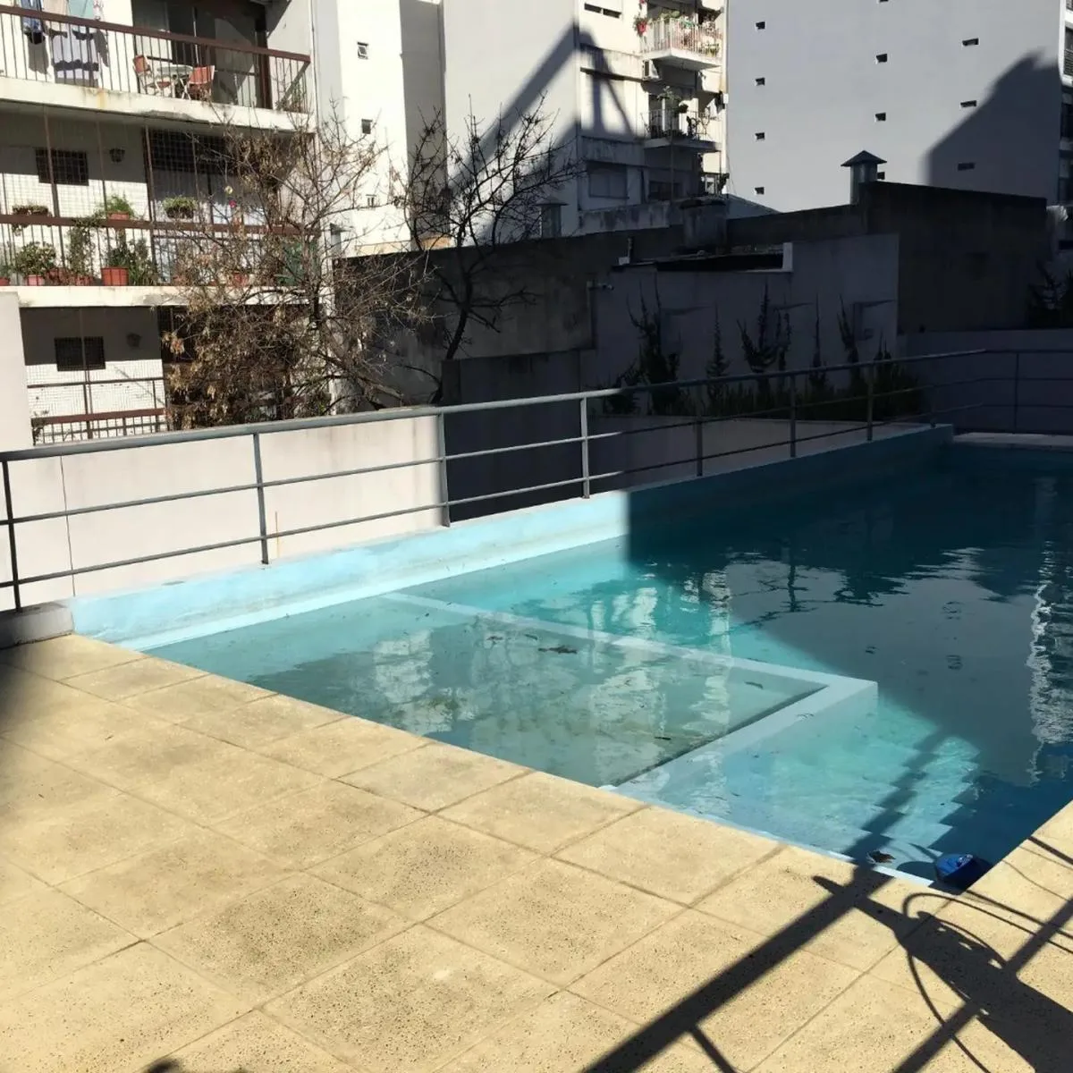 Monoambiente con balcón y amenities