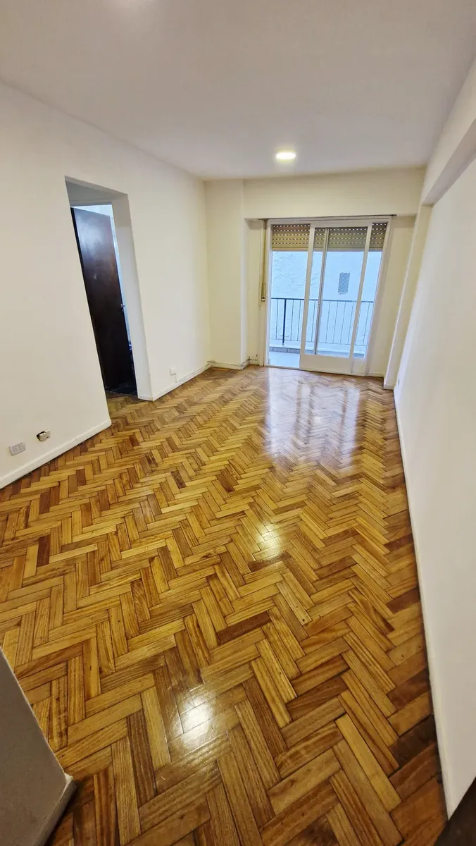 Departamento 2 ambientes con balcón