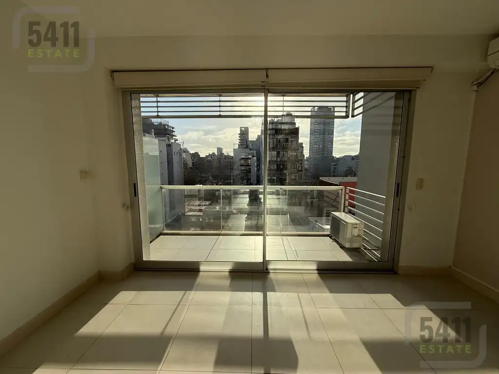 Monoambiente con balcón y amenities