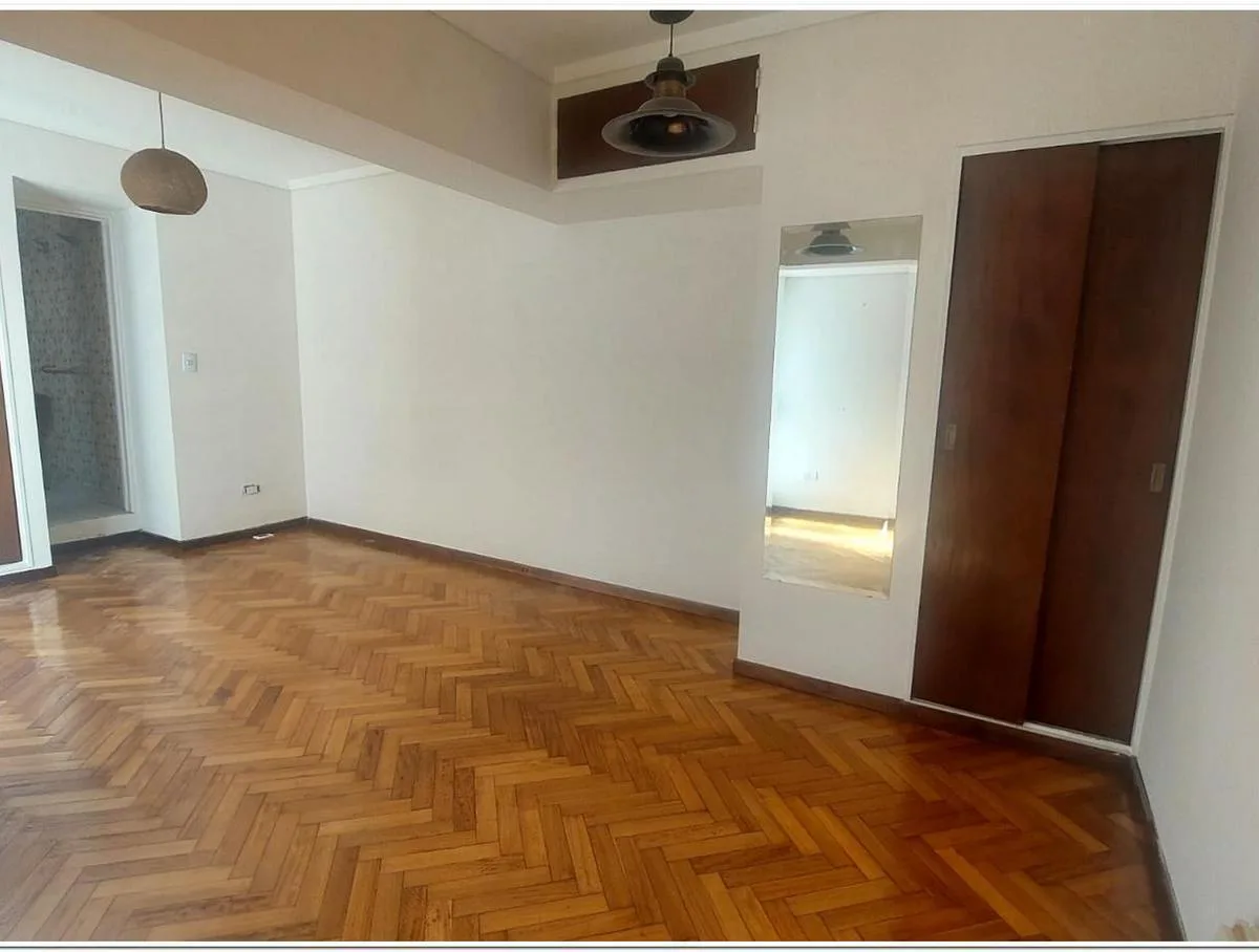 Lateral studio with balcony