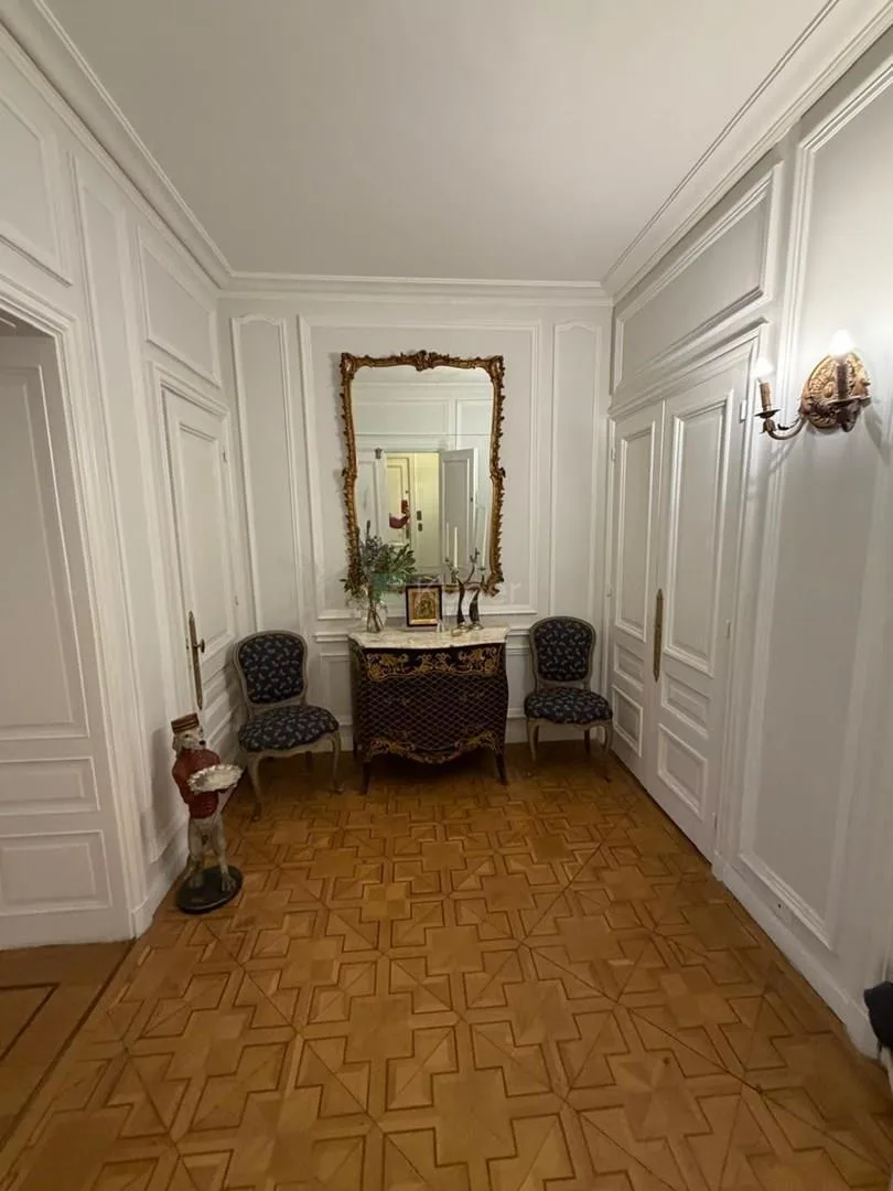 Piso francés en Recoleta con balcón
