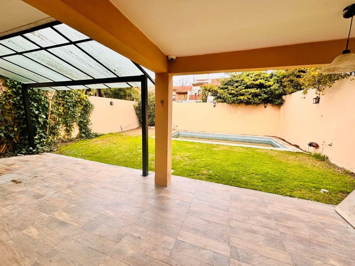 Casa en Olivos con pileta
