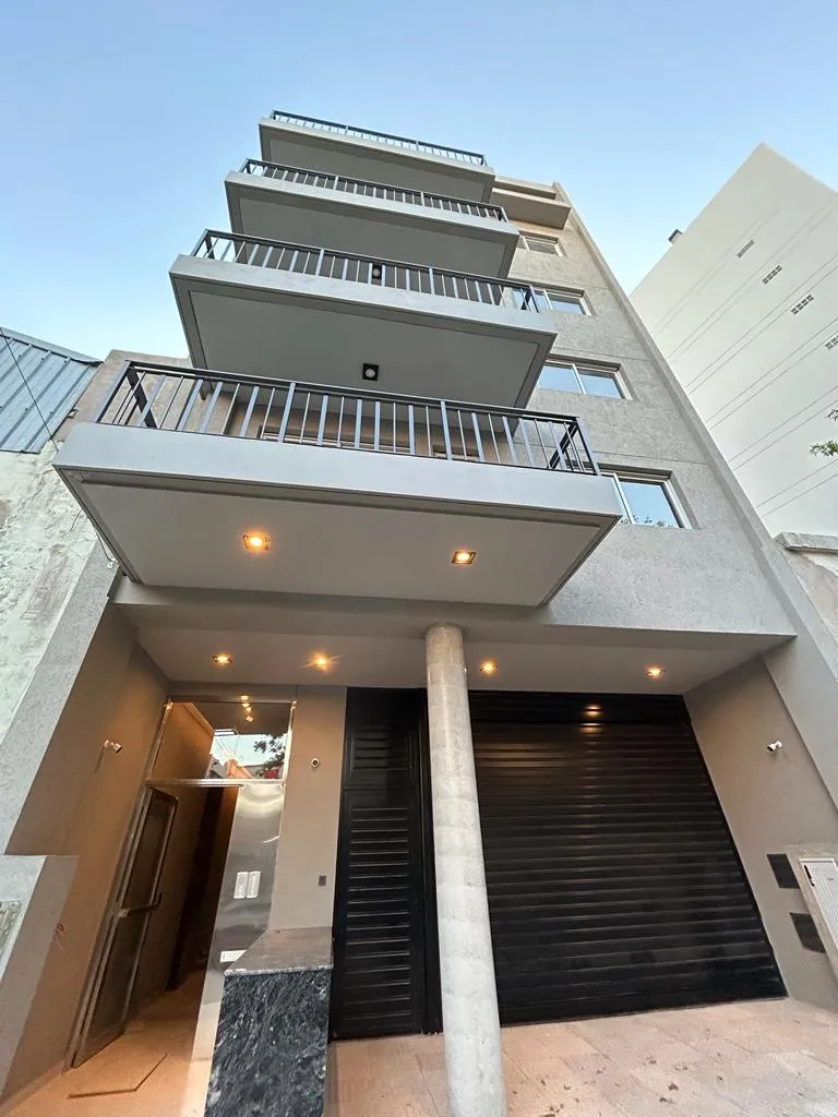 Triplex con terraza y parrilla