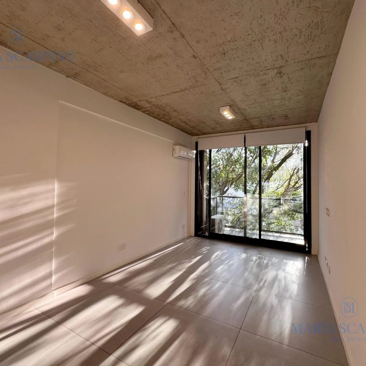 Monoambiente con balcón y amenities