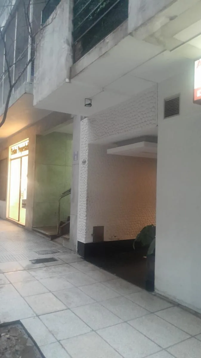 Monoambiente con balcón