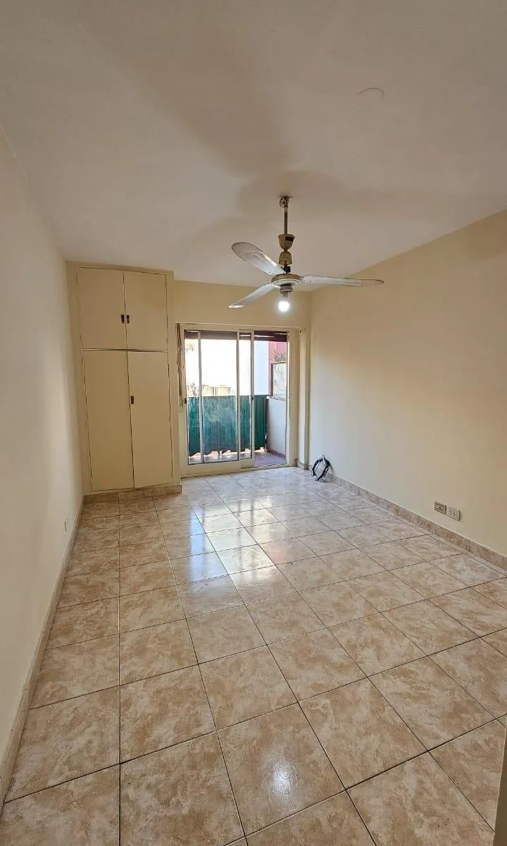 Monoambiente con balcón