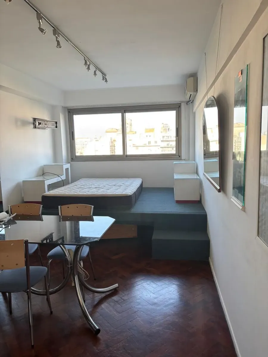 Listing: Studio, San Nicolás