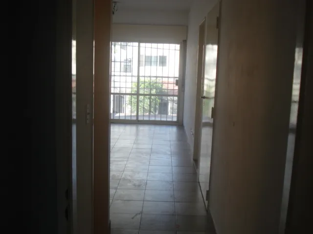 2 Grandes , Al Frente Con Balcon Y Al Contrafrente Con Vista A La Plaza