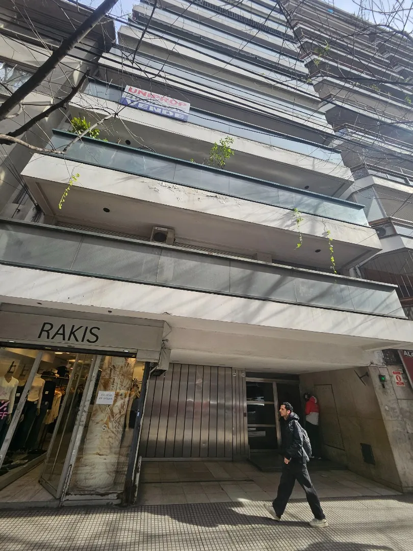 Monoambiente con balcón