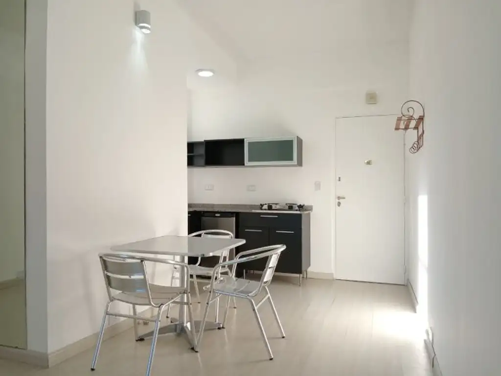 Monoambiente luminoso con A/C