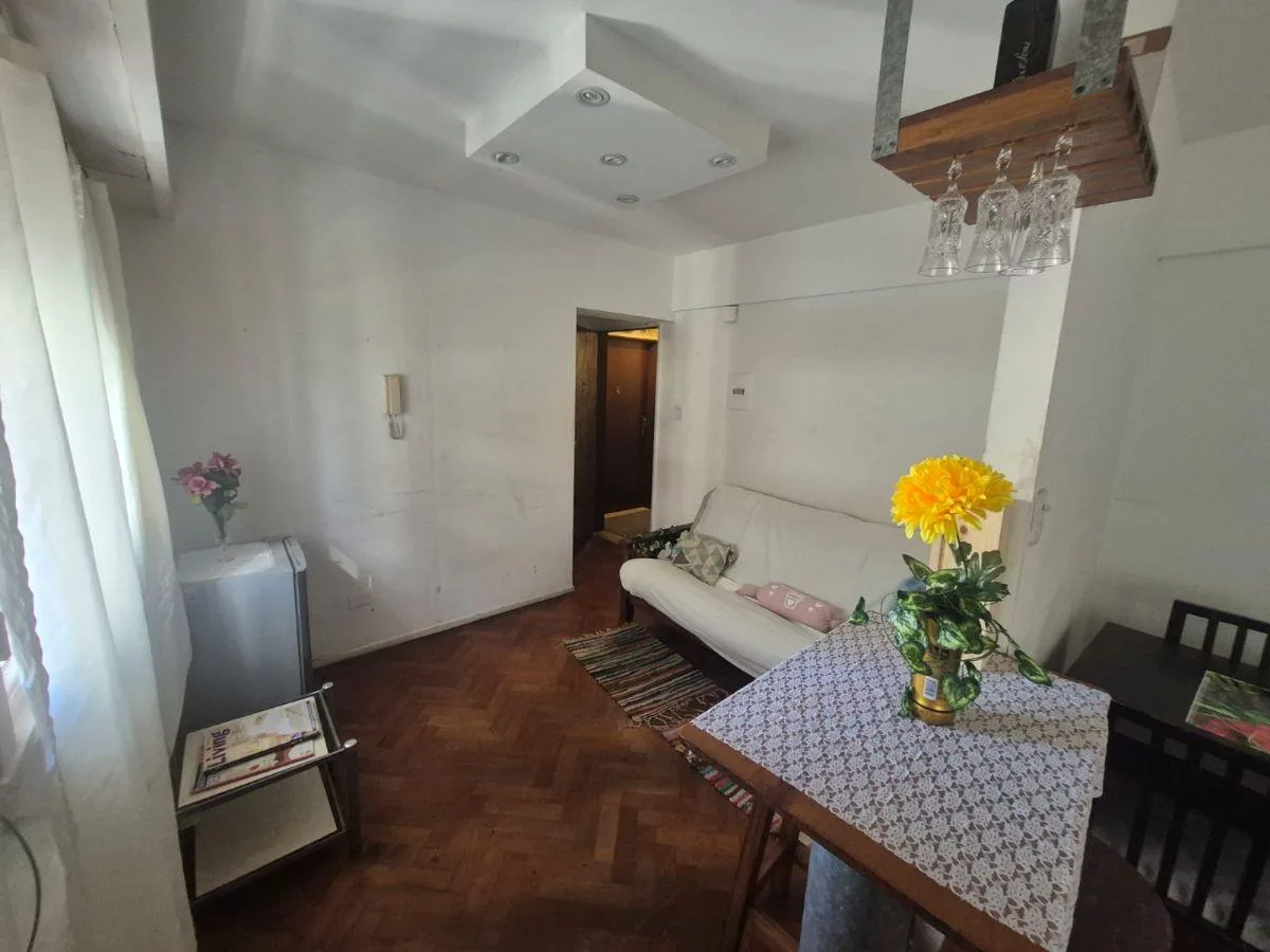 Listing: Studio, San Nicolás