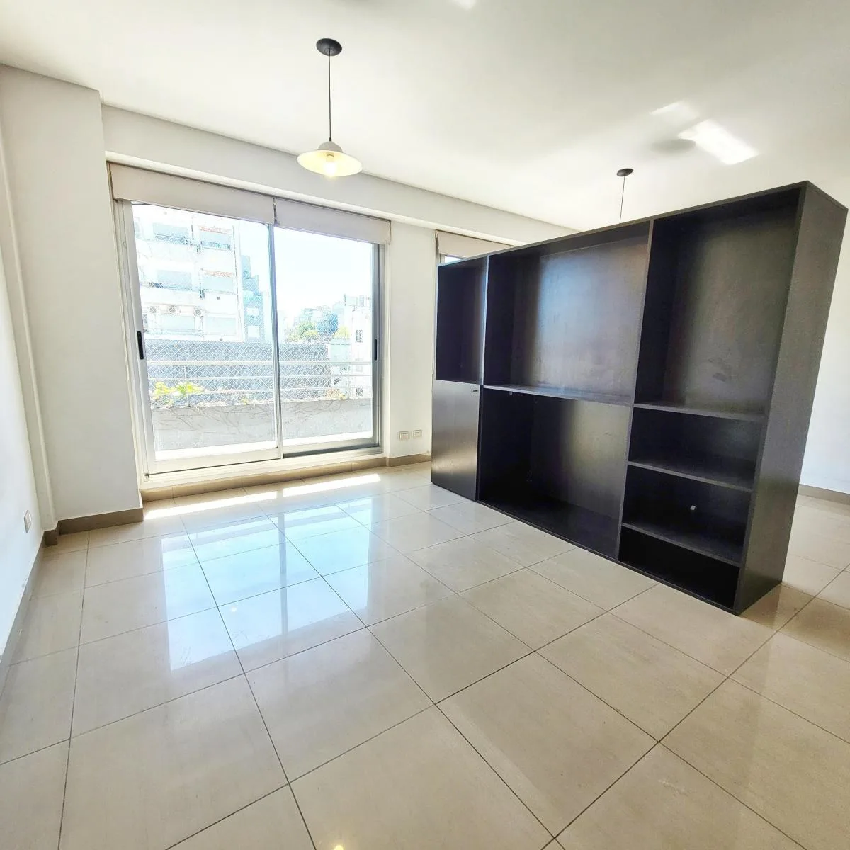 Monoambiente en 6to piso con balcón