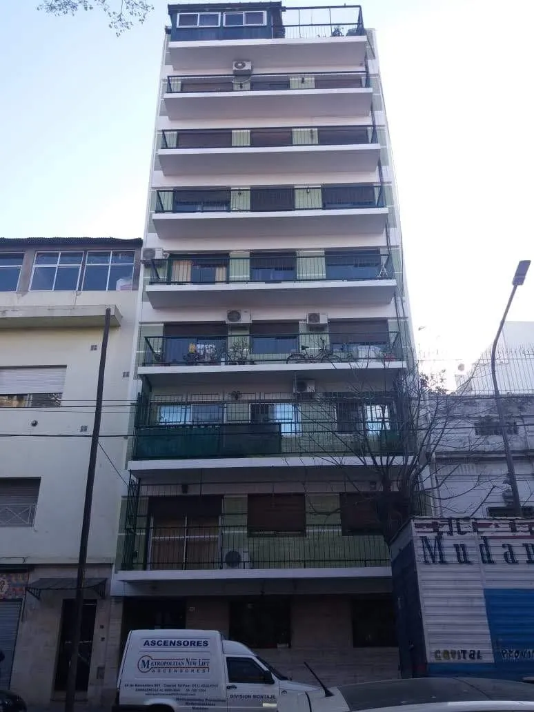 Departamento con balcón francés