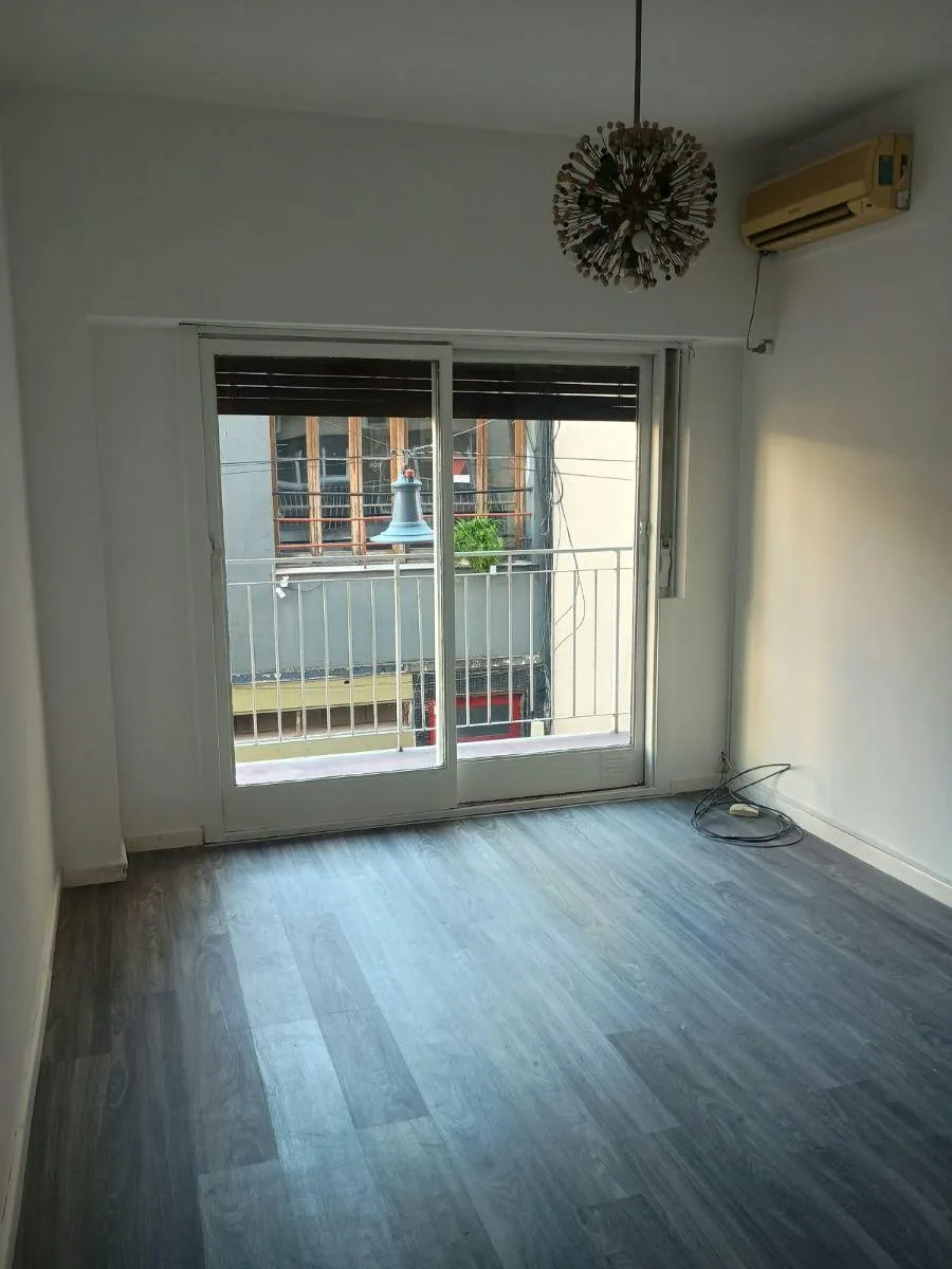 Departamento con balcón en San Telmo