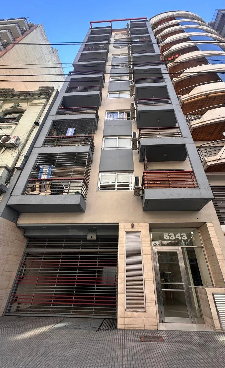 2 ambientes con balcón y parrilla