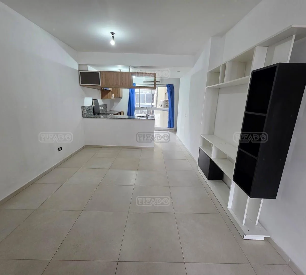 Studio with pool and balcony, Monserrat