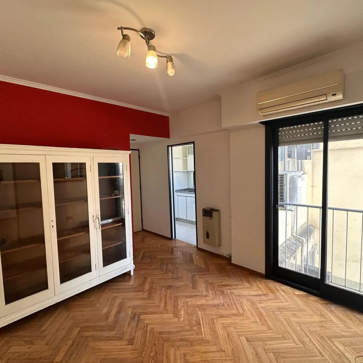 2 ambientes con balcón francés