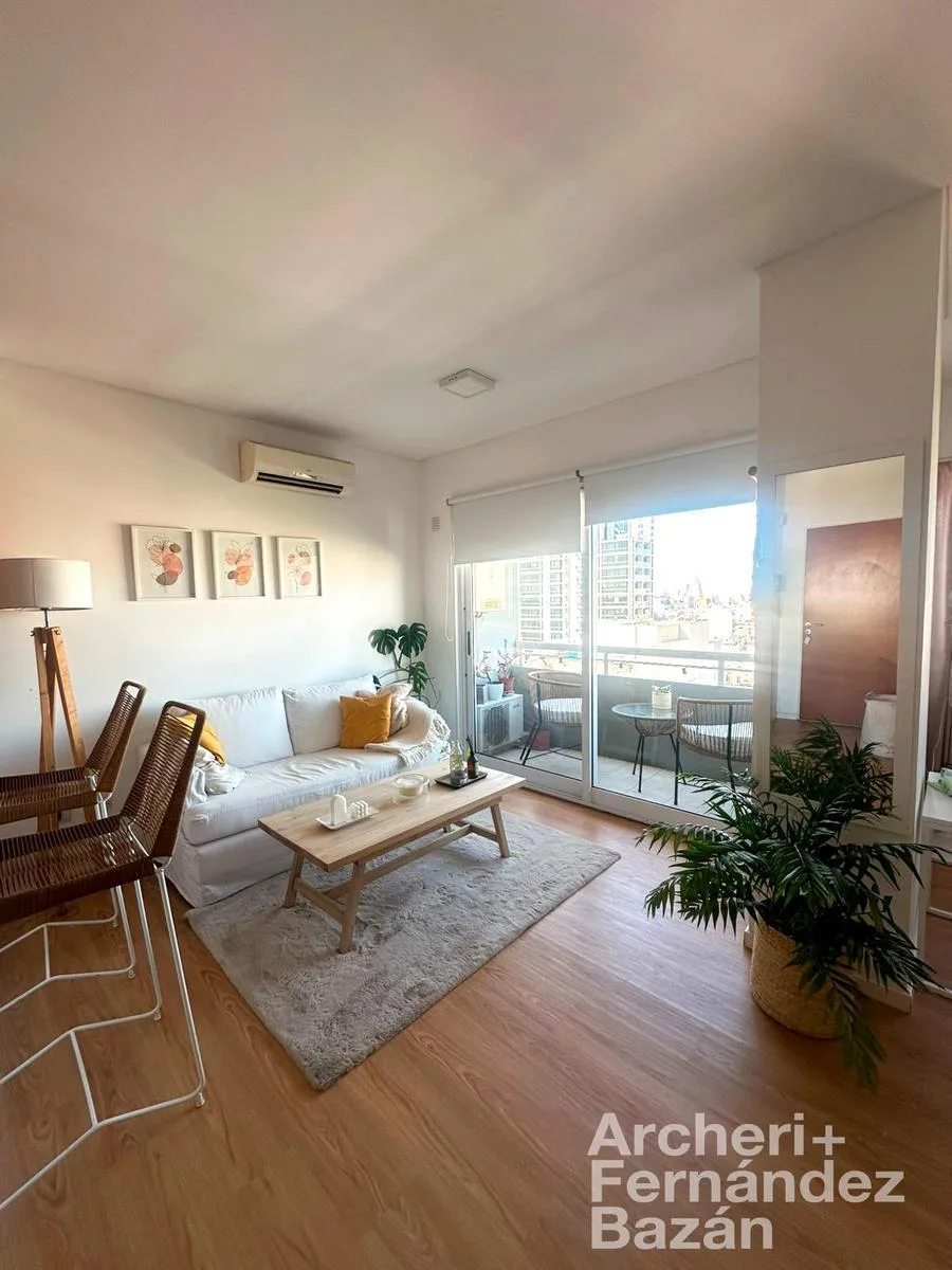 Monoambiente con balcón y amenities