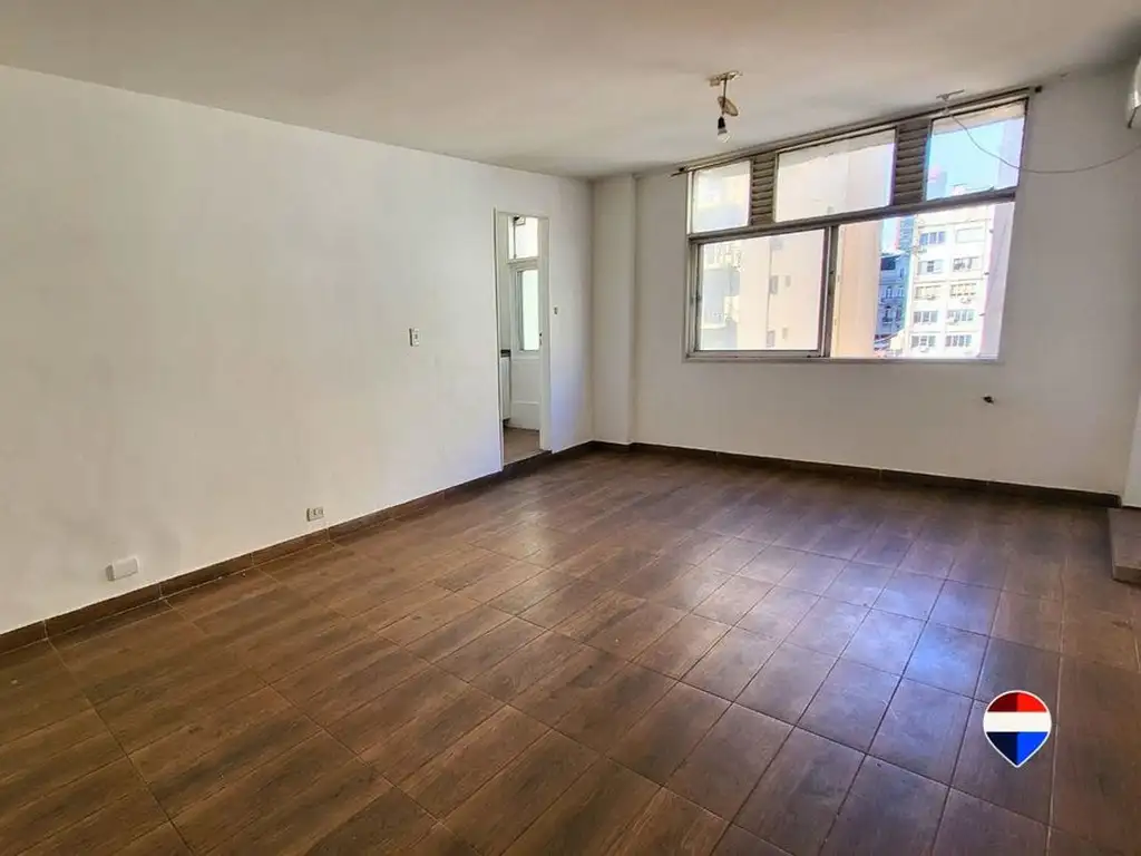 Monoambiente en Microcentro