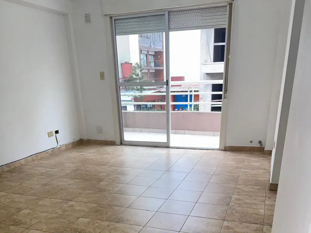 Departamento con balcón en San Cristóbal